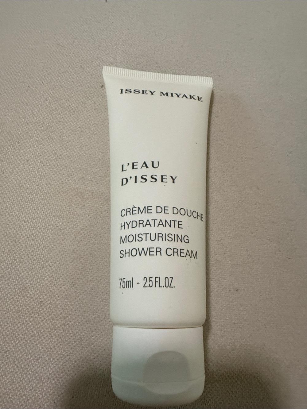 Issey Miyake Moisturising Shower Cream - White